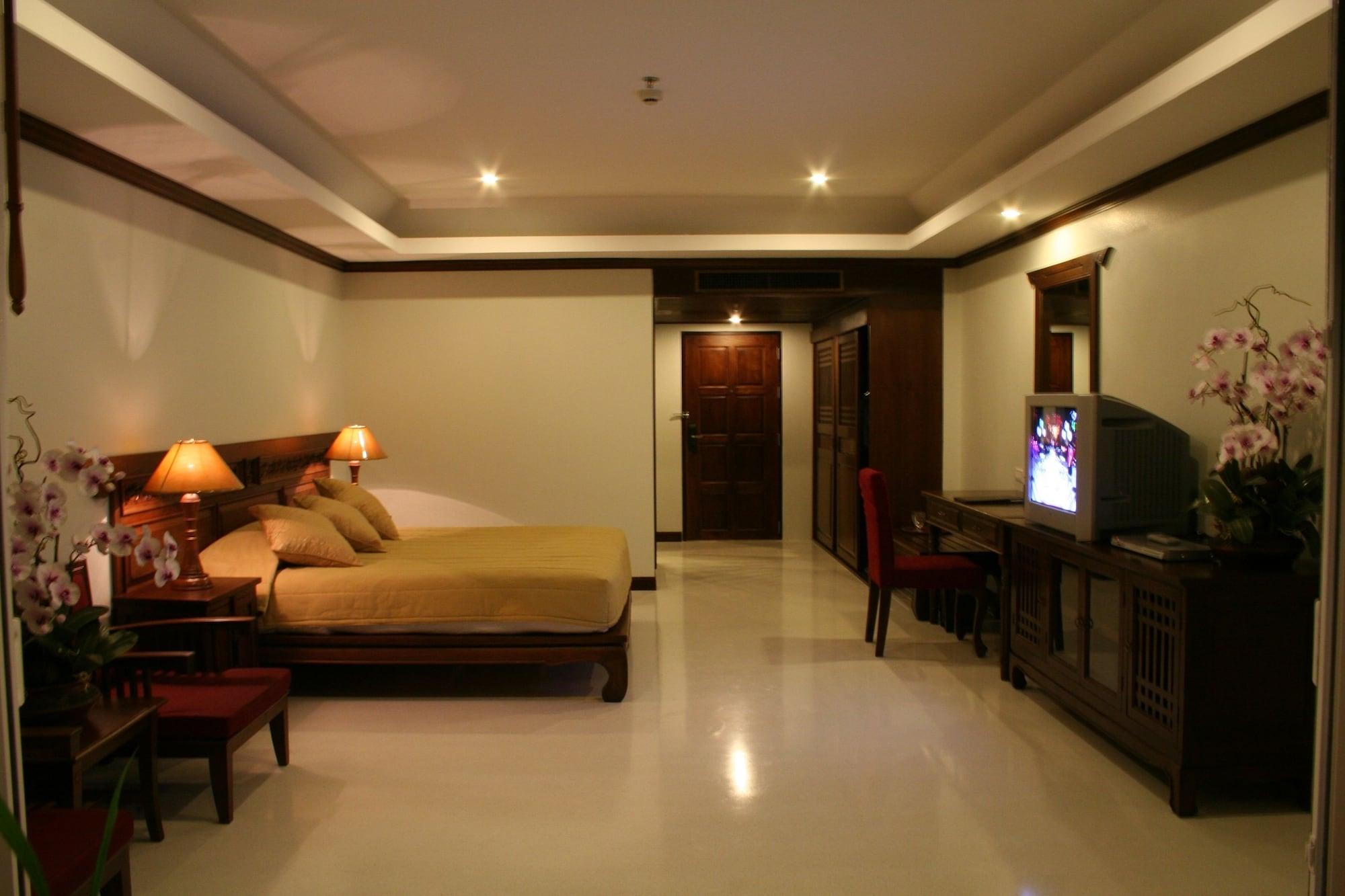 Avalon Beach Resort Pattaya Exterior photo