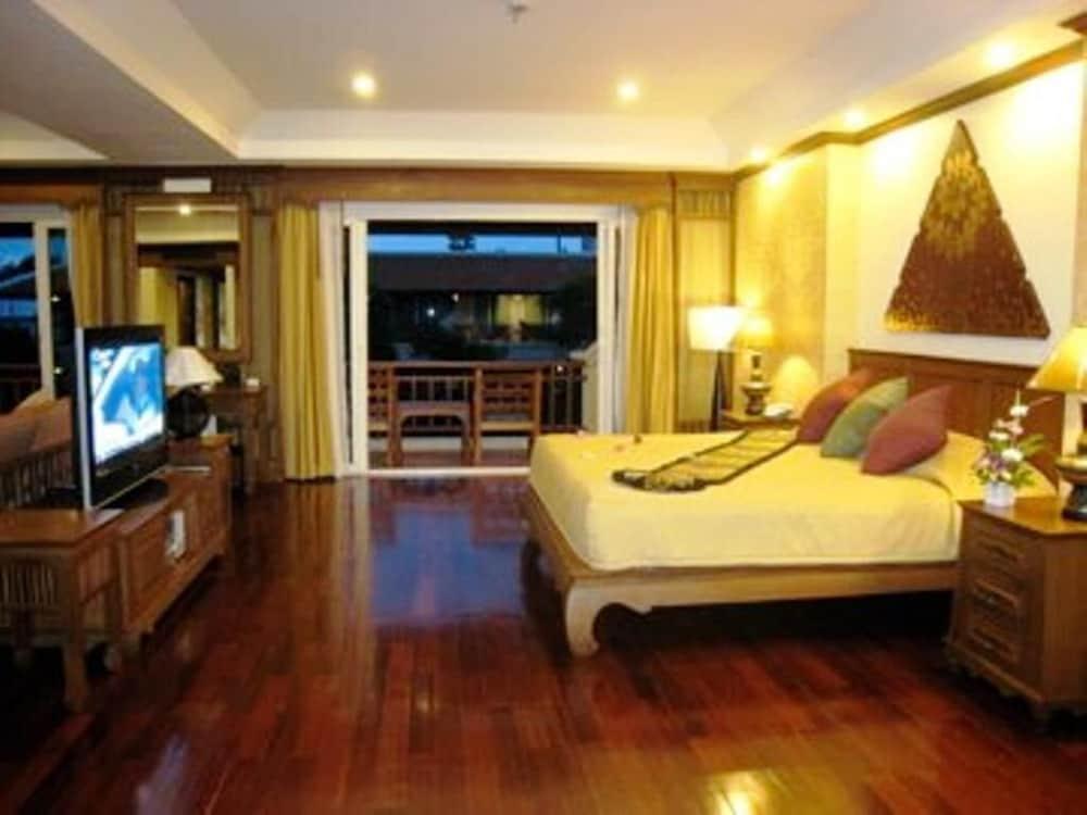 Avalon Beach Resort Pattaya Exterior photo