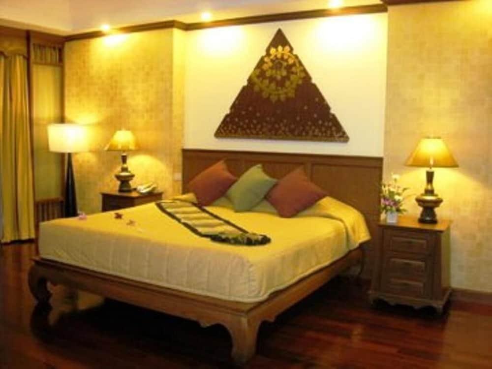 Avalon Beach Resort Pattaya Exterior photo
