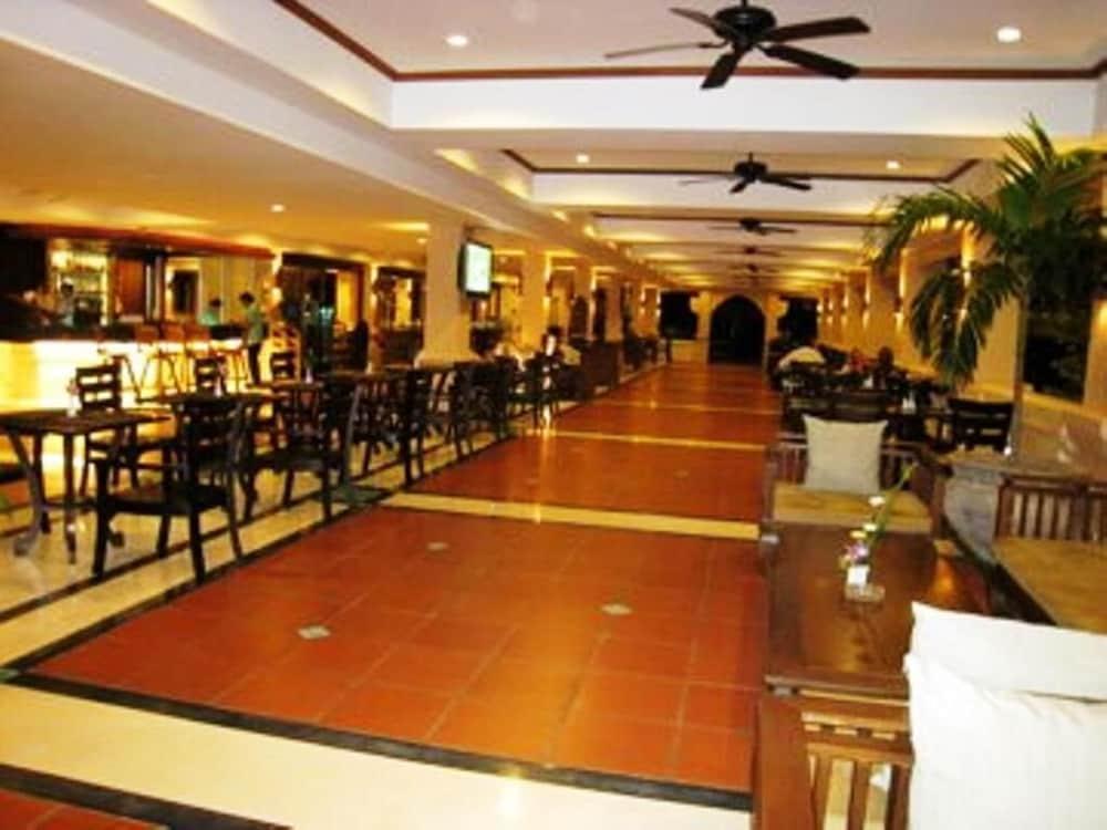 Avalon Beach Resort Pattaya Exterior photo