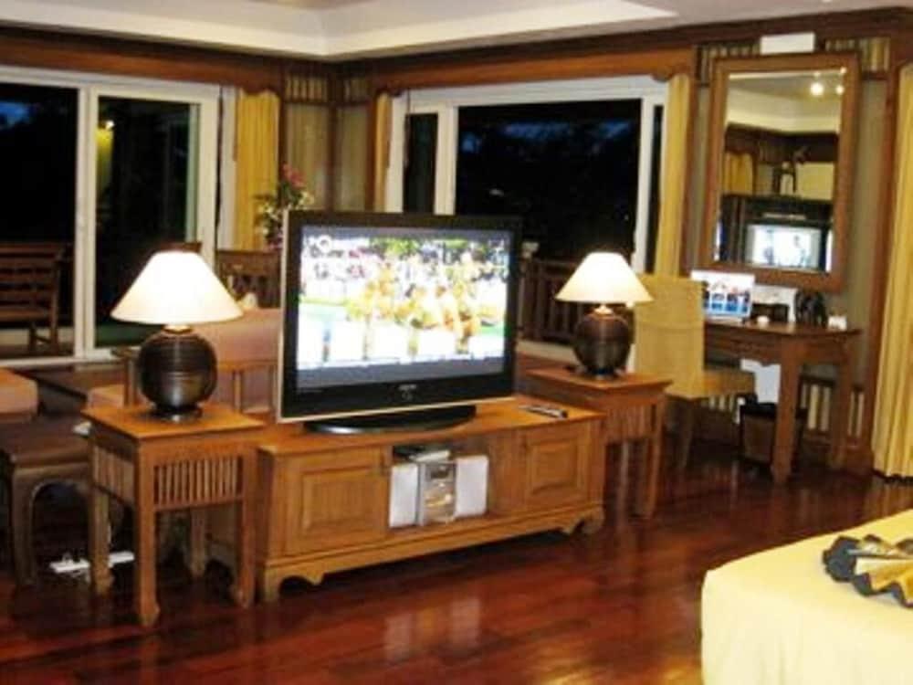 Avalon Beach Resort Pattaya Exterior photo