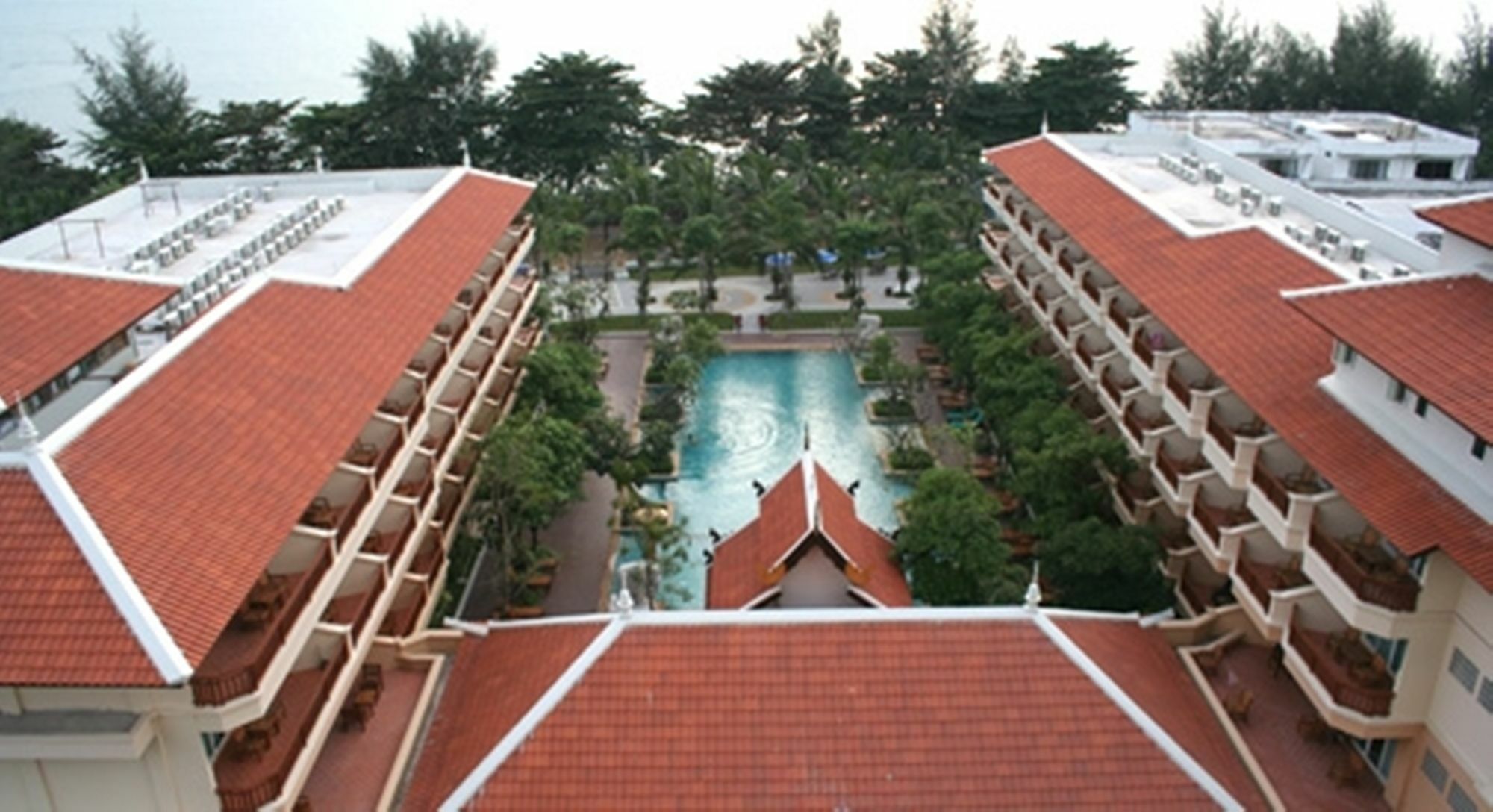 Avalon Beach Resort Pattaya Exterior photo